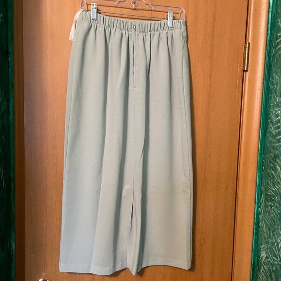 Jora Collection 2 Piece Short Sleeve Blazer Skirt with mesh overlay  embroidery - Picture 12 of 12